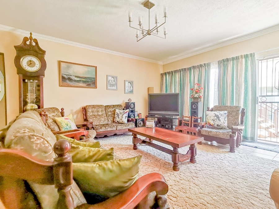 7 Bedroom Property for Sale in Parklands Western Cape